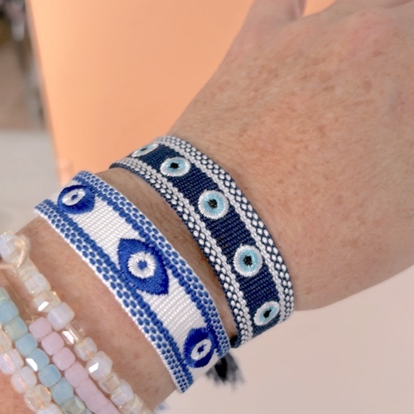 New Multicolor Evil's Eyes Embroidered Handmade Tassel Bracelet Blue and White - Picture 5 of 5